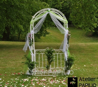 Svatební slavobrána.