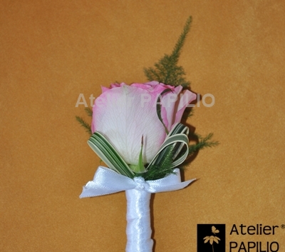 Korsáž pro ženicha.