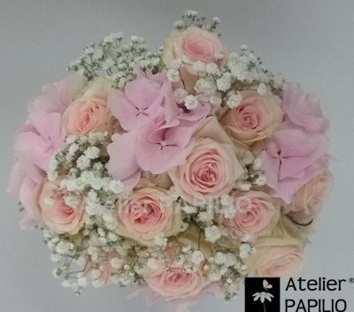 Růžová svatební kytice.