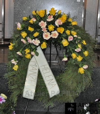 Žlutý věnec na pohřeb.