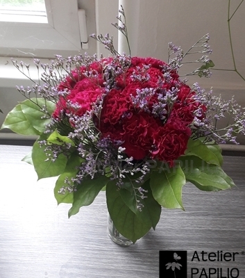 Kytice z karafiátů.